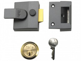 Yale Locks 85 Deadlocking Nightlatch DMG Finish Brass Cylinder 40mm Backset Boxed £36.86